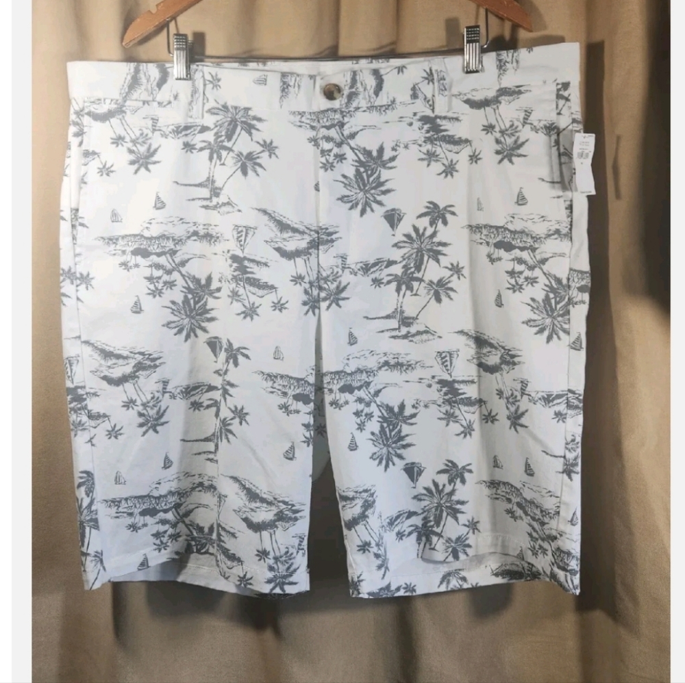 OLD NAVY ultimate Slim Hawaiian Golf Shorts Mens 42 Tropical Palm Bermudas 2XL